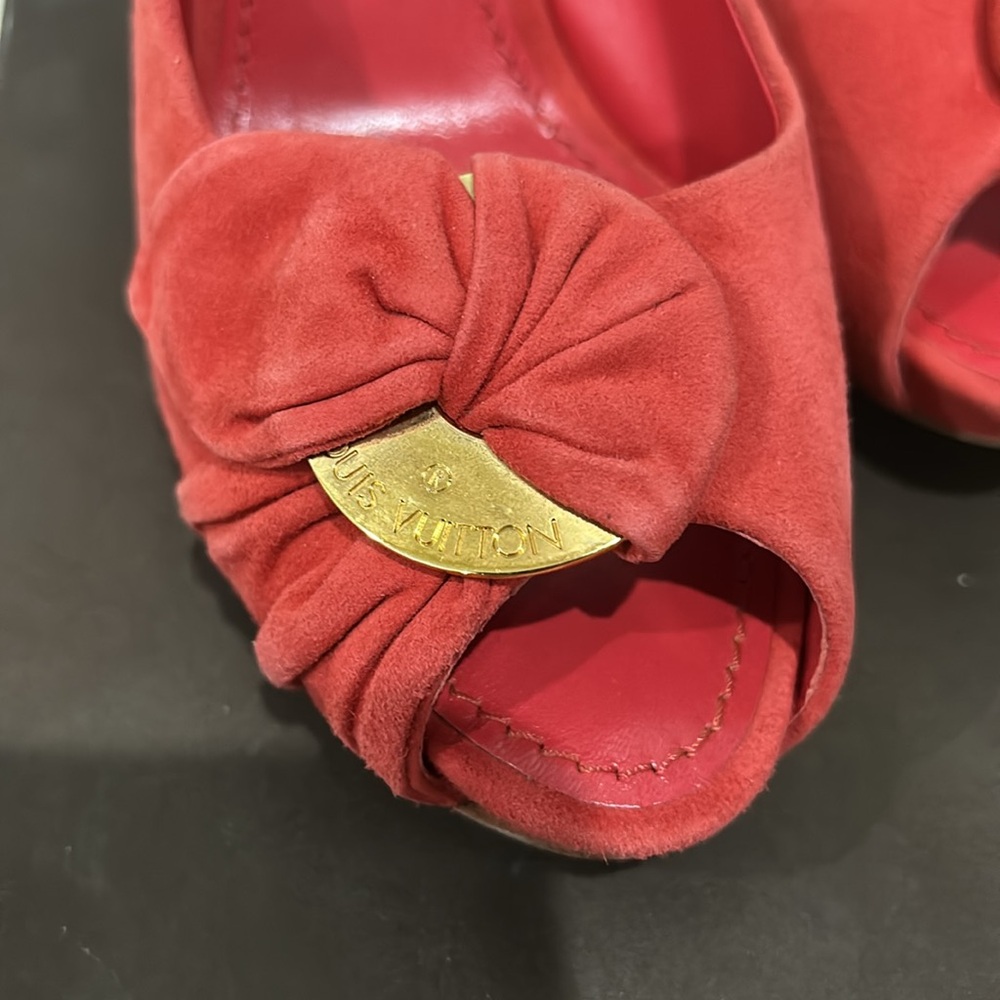 Louis Vuitton suede pumps - Picture 3 of 7